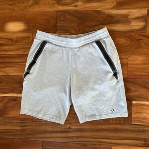 GAP Fit Light Gray Athletic Shorts with Black Zippers size Medium
